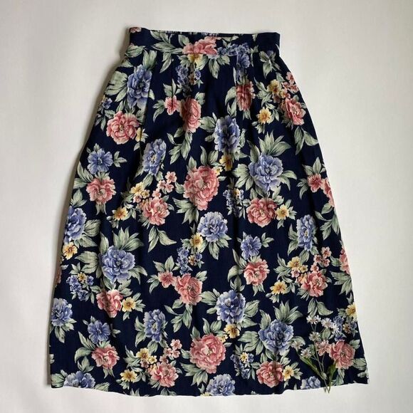 Jaclyn Smith Dresses & Skirts - Vintage navy floral skirt